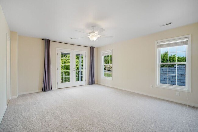 Building Photo - 803 Sunken Rd