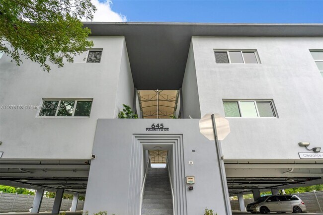 Building Photo - 645 Palmetto Dr