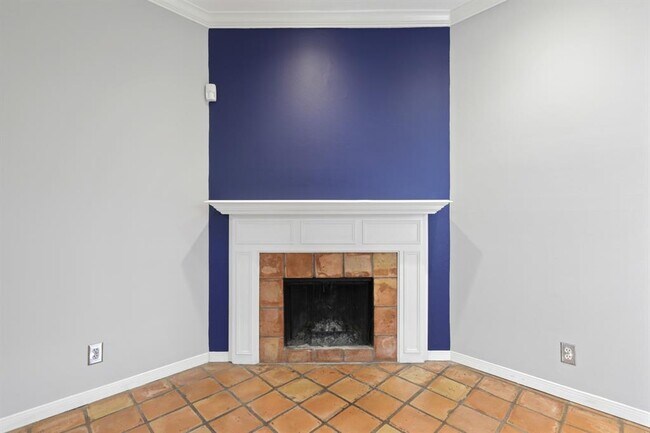 Building Photo - 903 Knox St