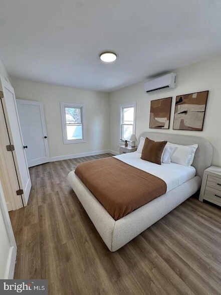 Building Photo - 11 Gentian St