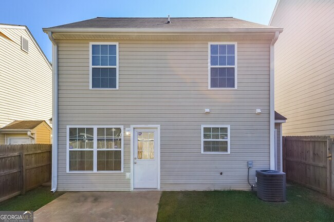 Building Photo - 245 Coral Cir