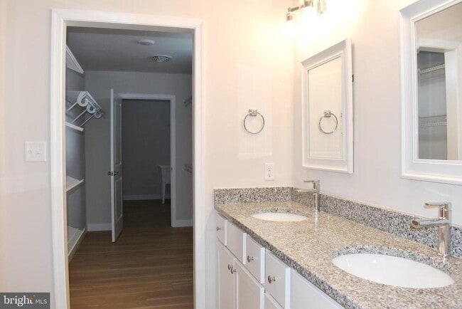 Building Photo - 1471 Treeline Dr