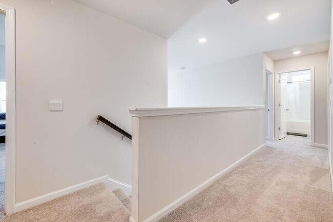 Building Photo - 309 Merganser Dr