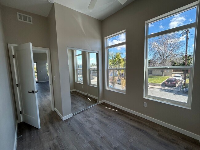 Building Photo - Newly Built 4 bed House! Prime Location