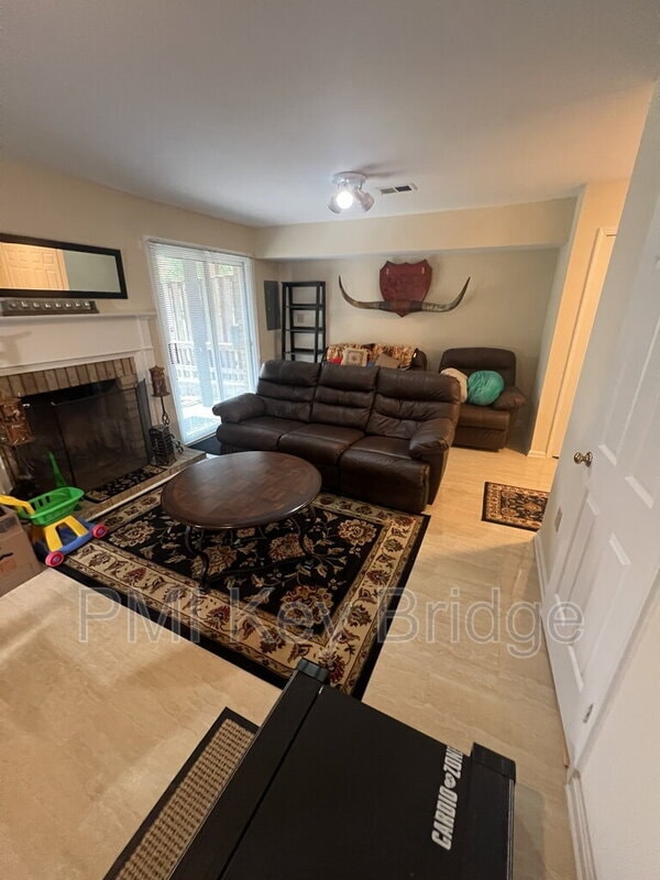 Building Photo - 7427 Salford Ct