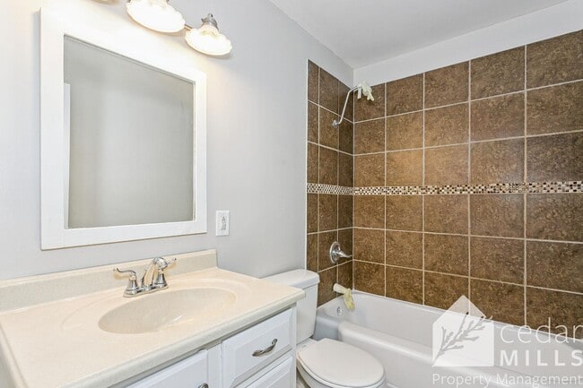 Building Photo - Spacious 3 Bed Corner Lot Near South High & I-235