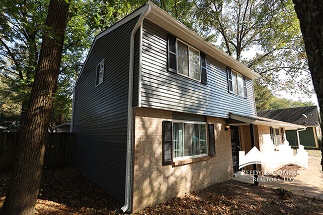 Building Photo - 4400 Spring Harbor Dr