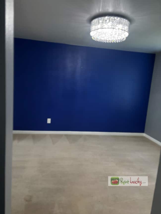 Building Photo - Stunning & Spacious 4 Bedroom Home with 2....