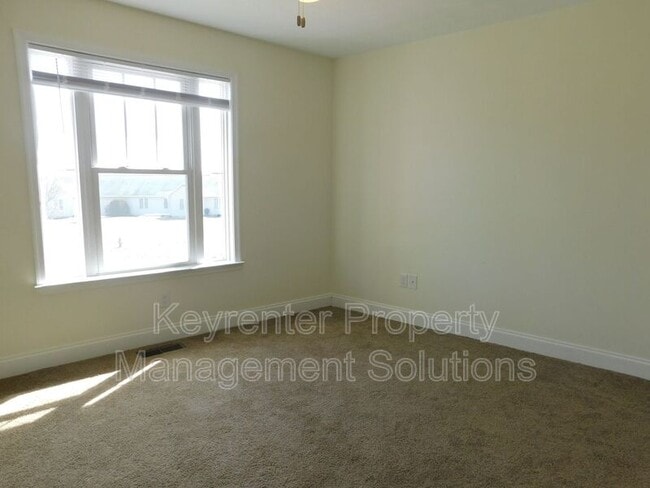 Building Photo - 22 Enchanted View Cir