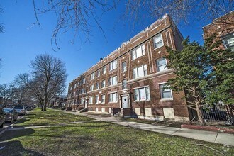 Building Photo - 7120-32 S Wabash