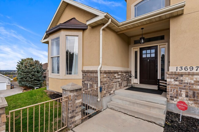 Building Photo - 4 Bedroom/ 4 Bathroom Home In Draper