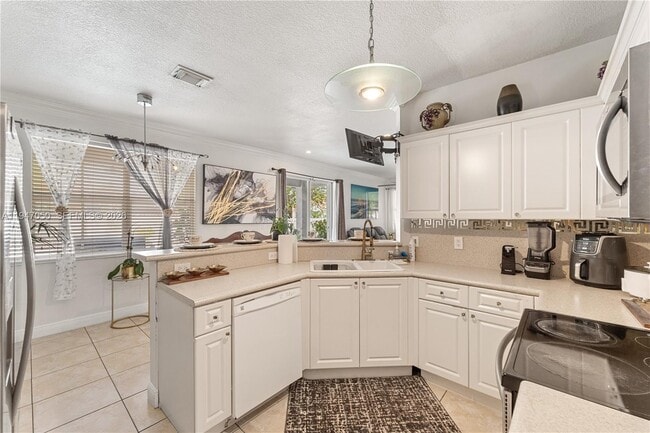 Building Photo - 20032 SW 128th Ct