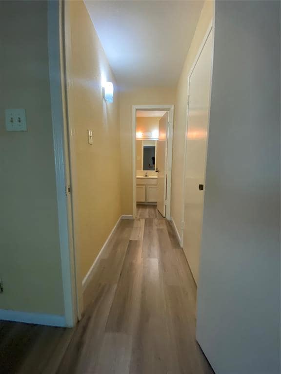 Building Photo - 9700 Leawood Blvd