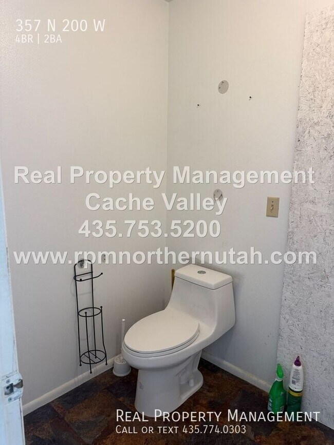 Building Photo - 357 N 200 W