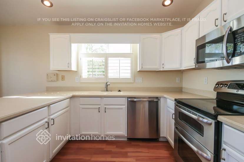 Building Photo - 4525 E Silverwood Dr