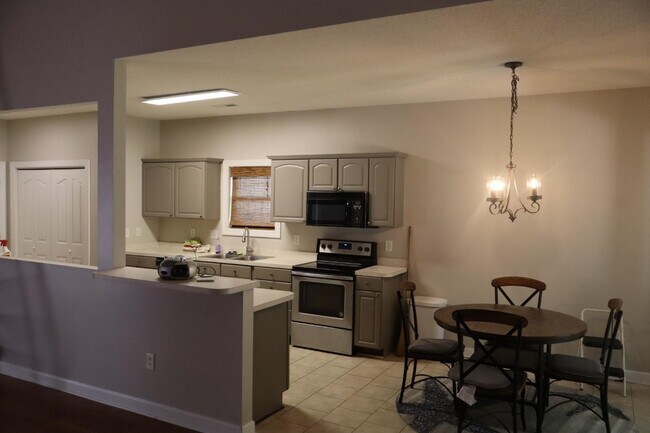 Building Photo - 130 Ashworth Dr