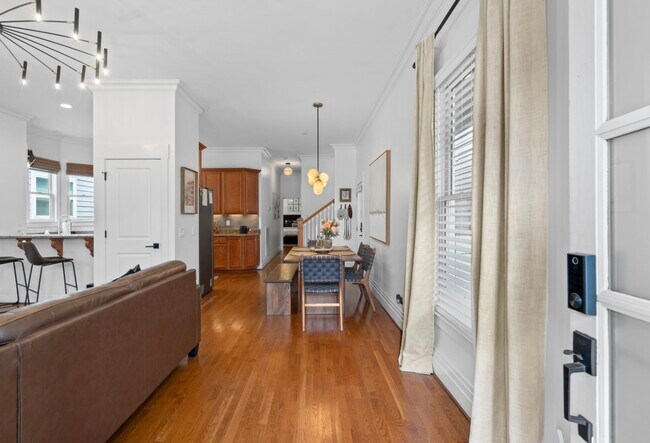 Building Photo - 315 Augusta Ave