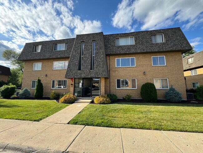 Primary Photo - 6616 104th Pl