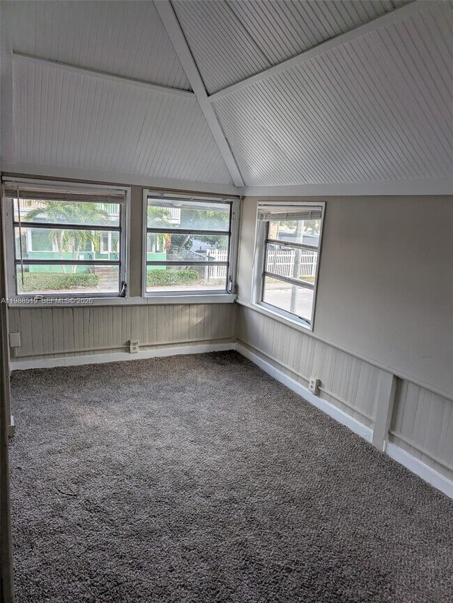 Building Photo - 700 Boston Ave