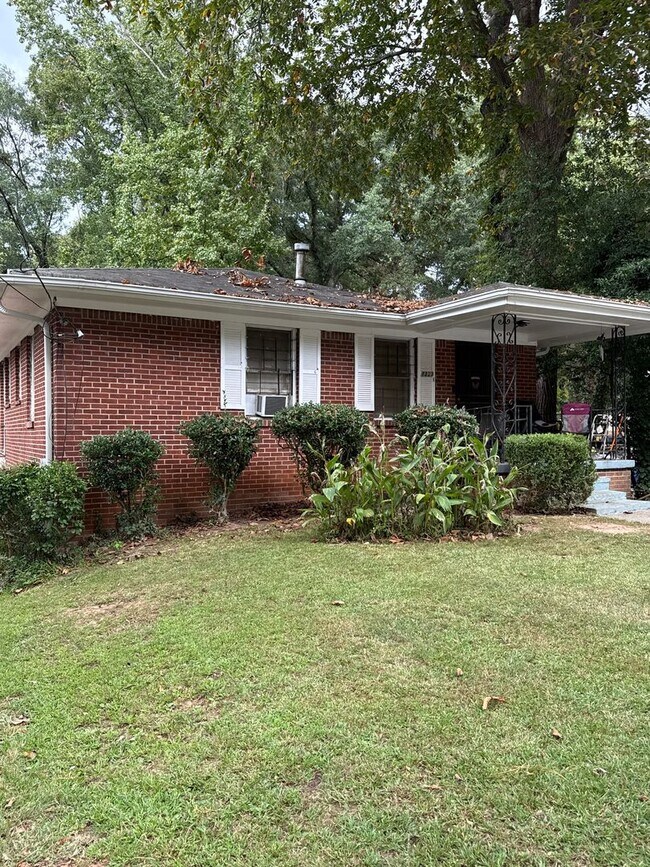 Primary Photo - 1337 Beecher St SW