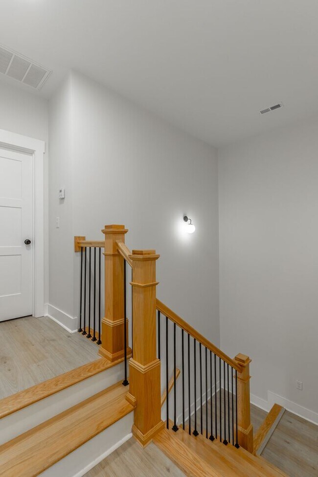 Building Photo - 1124 Garfield St