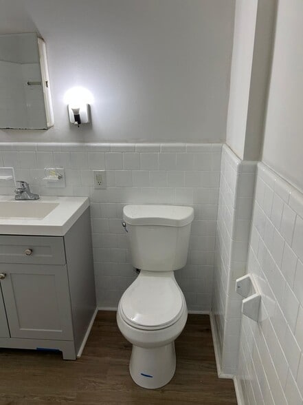 Building Photo - 4127 Hickory Rd