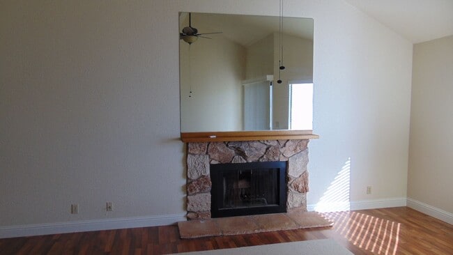 Building Photo - Lakefront Condo