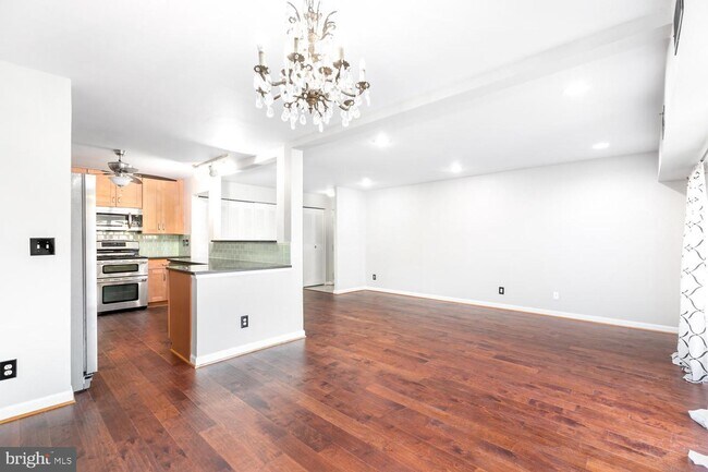 Building Photo - 7802 Dassett Ct