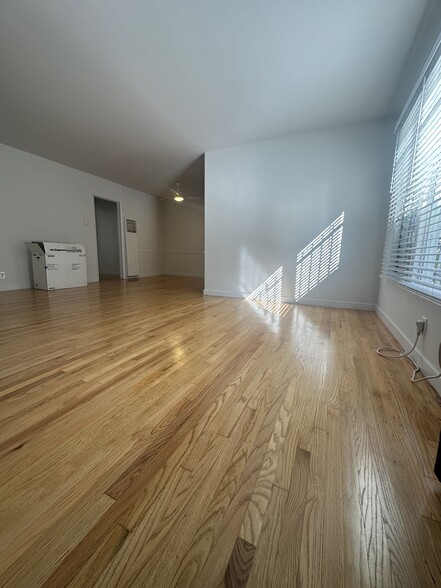 Building Photo - 8350 Blackburn Ave