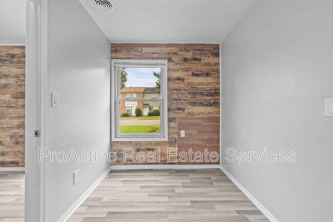 Building Photo - 1579 Darren Cir