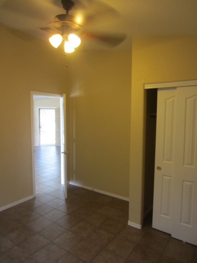 Building Photo - This 3 Bed. 2 Ba. Home Near the U of A, Downtown & I-10 Will Be Available Around April 1st
