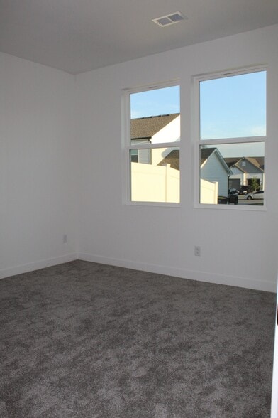 Building Photo - 27309 E Acacia Dr