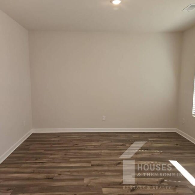 Building Photo - 185 Vickery Rd