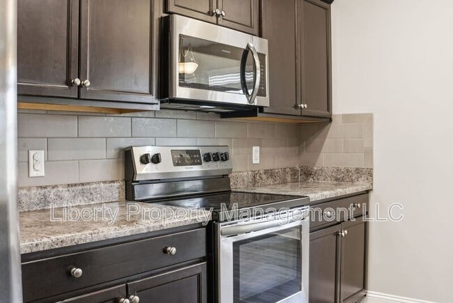 Building Photo - 588 Angel Oak Dr