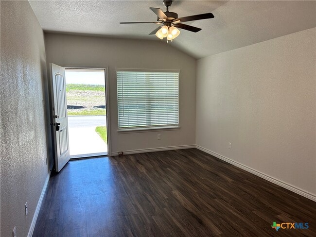 Building Photo - 114 Dolphin Dr