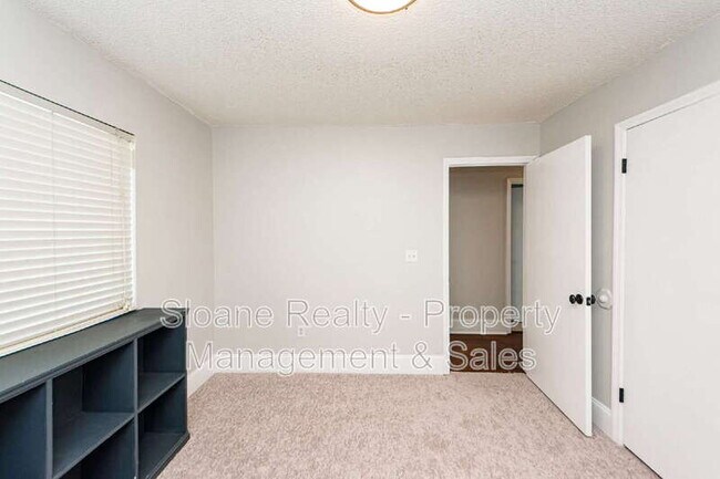 Building Photo - 1326 Battery Stevens Ct
