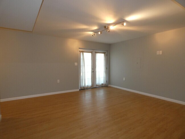 Building Photo - 88 Carriage Hill Dr