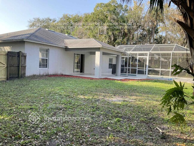 Building Photo - 2029 Needle Palm Dr