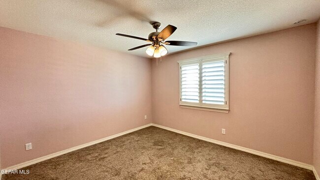 Building Photo - 12437 Pleasant Crest