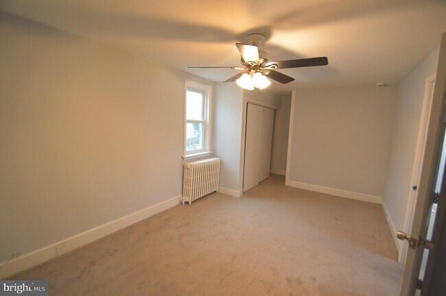 Building Photo - 322 Jones Ave