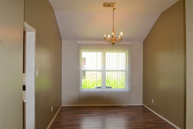 Building Photo - 2818 Russett Pl W
