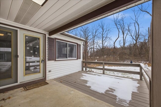 Building Photo - Single Home Available Just Under One Acre Lot!