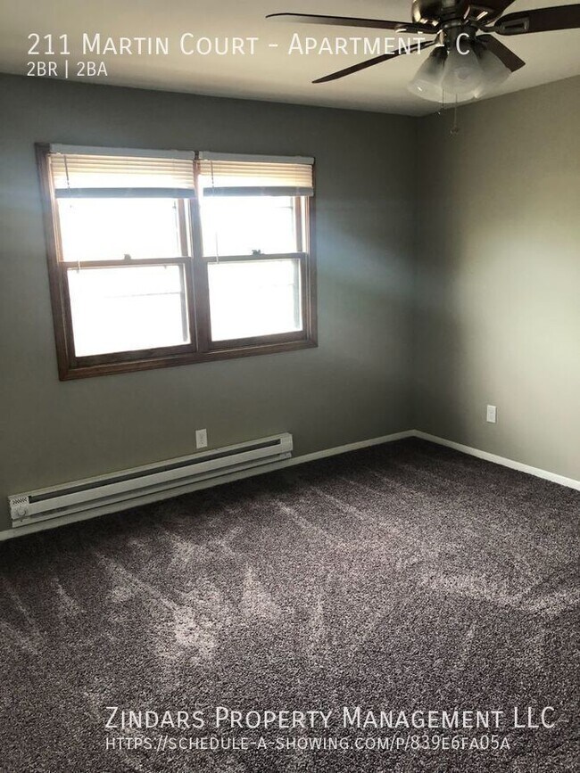 Building Photo - 211 Martin Ct