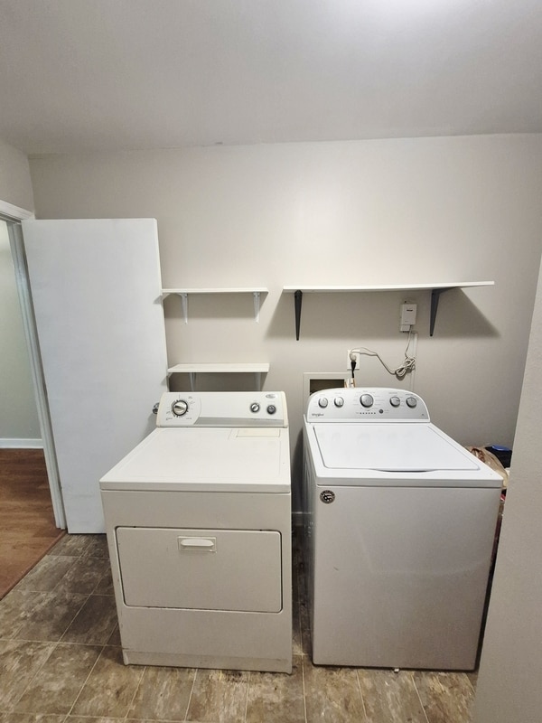 Building Photo - 3041 Clintwood Rd