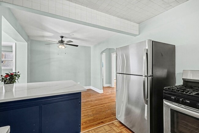 Building Photo - 6550 W Ebinger Dr