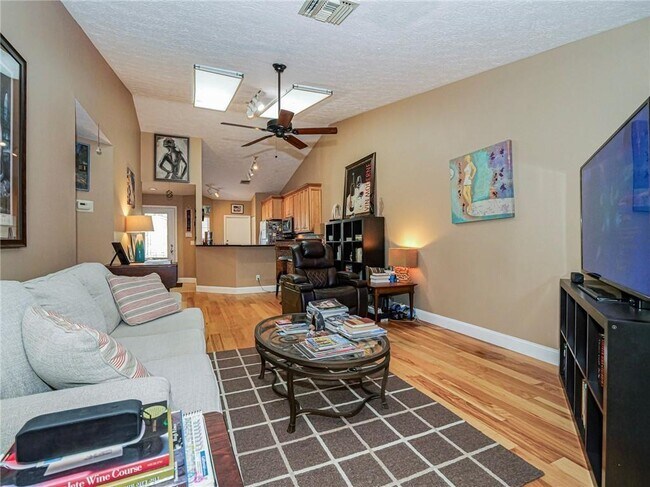 Building Photo - 1877 Sixty Oaks Ln