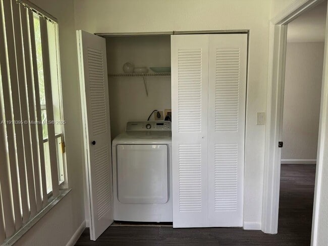 Building Photo - 12430 Vista Isles Dr