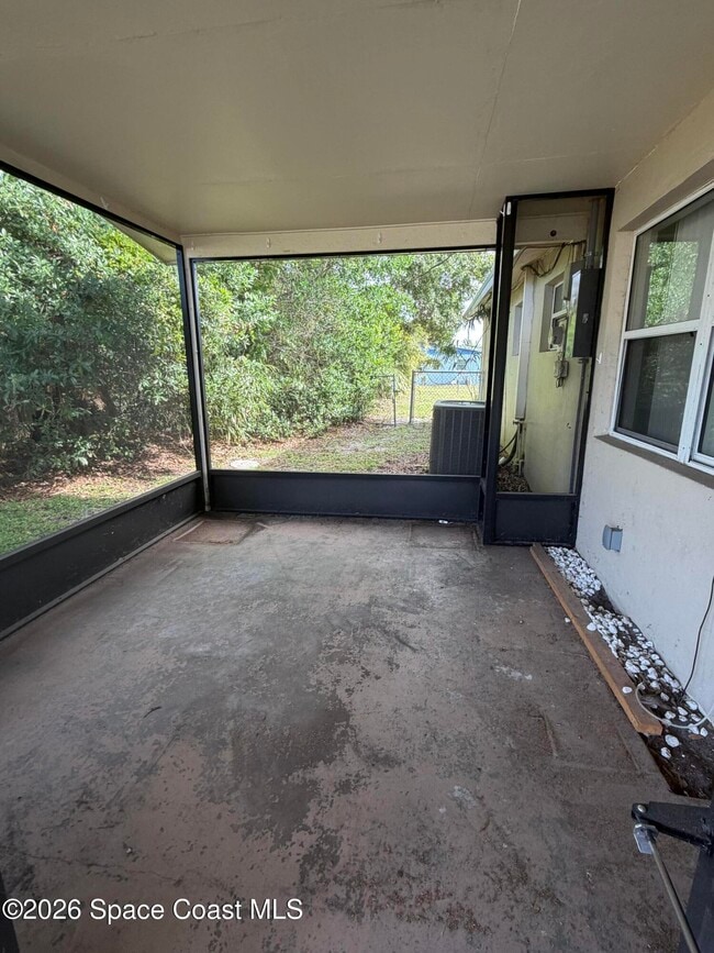 Building Photo - 2559 Locksley Rd