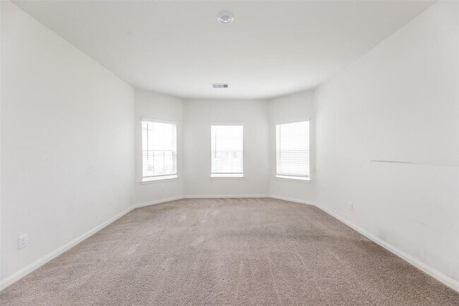 Building Photo - 541 Amberwood Pk Dr