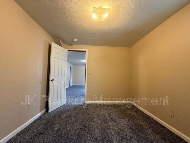 Building Photo - 3108 9th Ave N